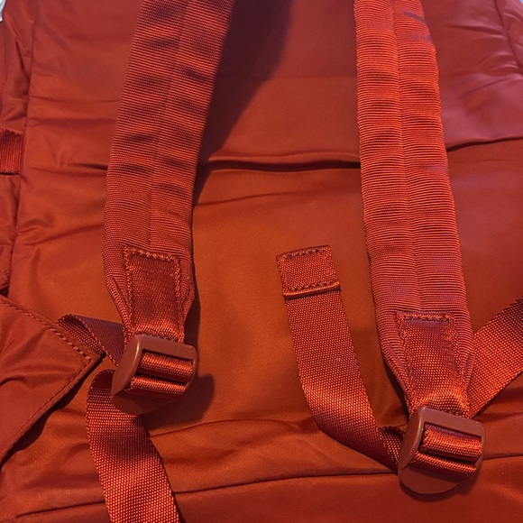 Lululemon New Crew Backpack 22L, Magma - Picture 6 of 7